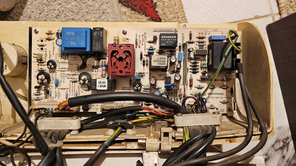 Dezmembrez centrala apartament Ferroli piese schimb