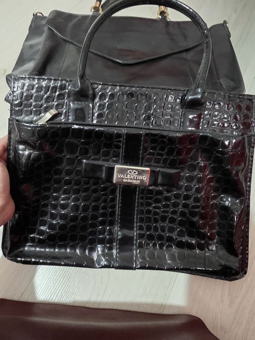 Лот от чанти Oriflame,Valentino