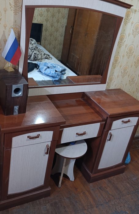 Трюмо в отличном состоянии