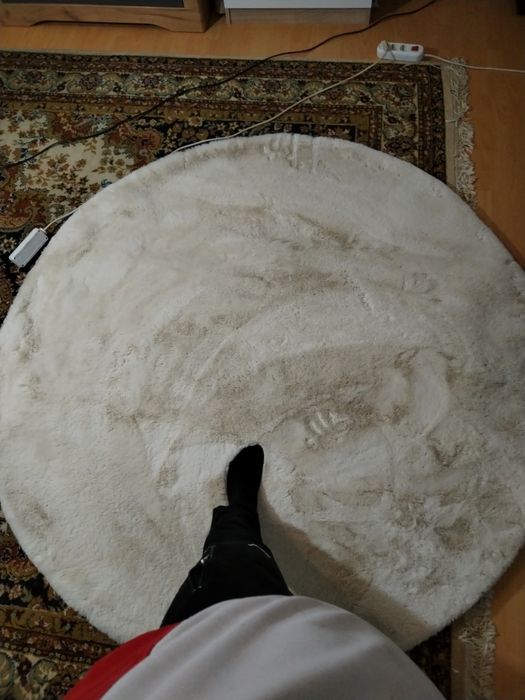 Covor rotund stare foarte bună  170 cm– predare azi doar in București