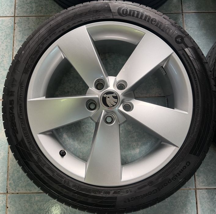 Roti/ jante aliaj R17 originale Skoda Octavia 2 3 4 225/45/17 vara