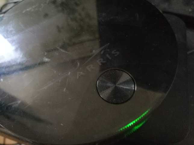 Arris VIP4303  компактен IP сет-топ бокс (приемник),