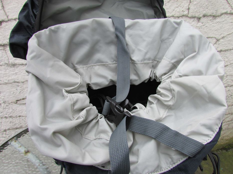 Туристическа раница Gelert Beyond Impact 35 L