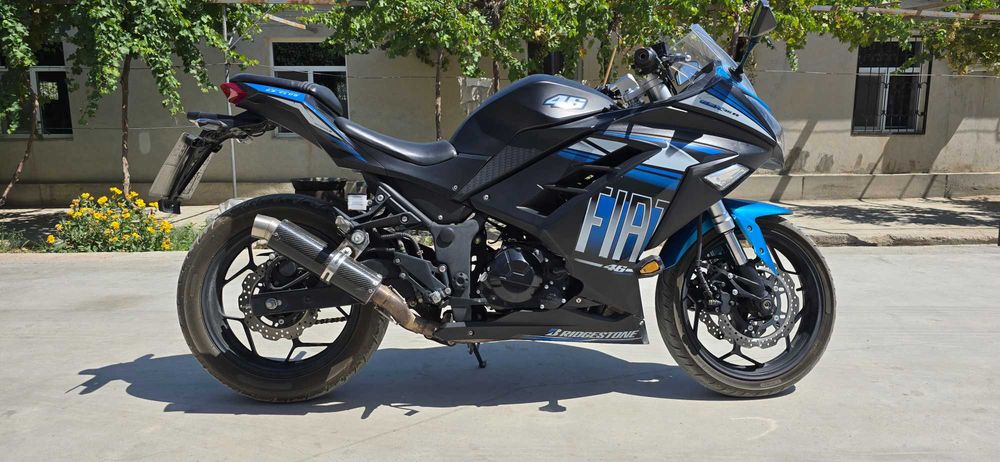 Мотоцикл Kawasaki Ninja 400 куб, инжектор мотор