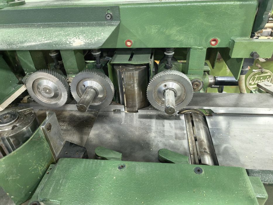 Четеристранката с 4 180/120 мм като нова