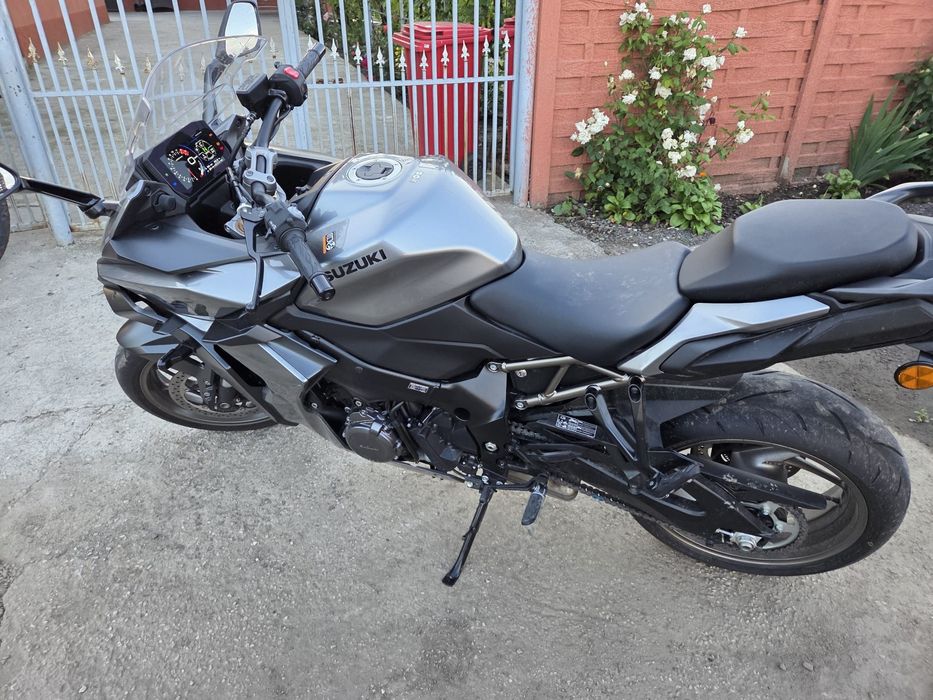 Vând Suzuki GSXS 1000 GT