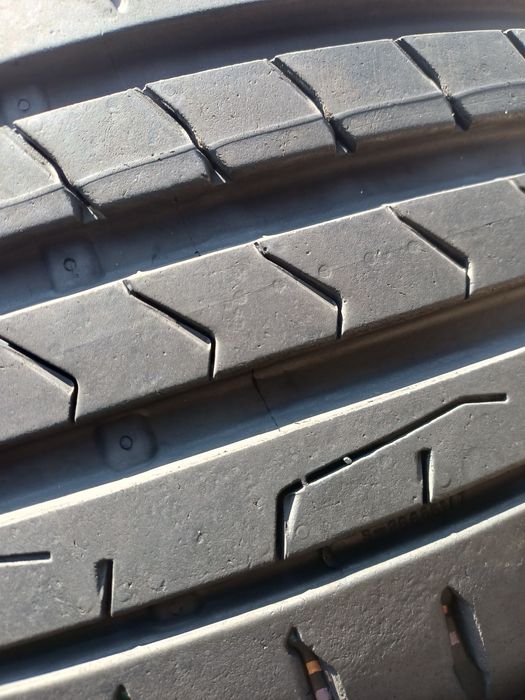 Гуми 225/40/18 Континентал