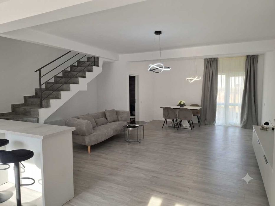 Casa tip duplex de inchiriat