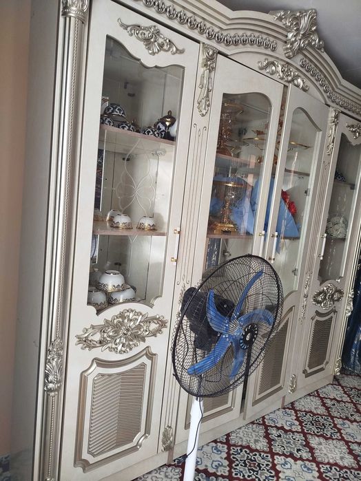 Mebel stoyanka zudlik bilan sotiladi