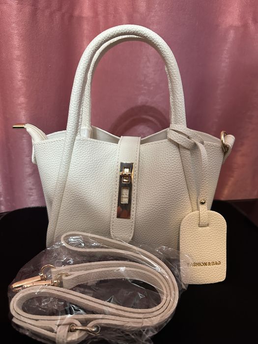 Три различни модела чанти