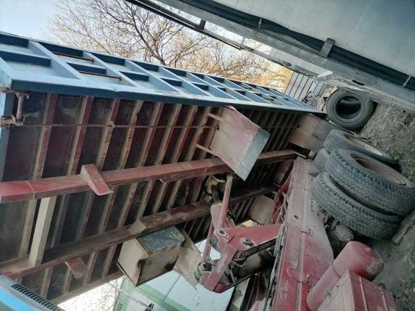 Продава самосвална уредба комплект