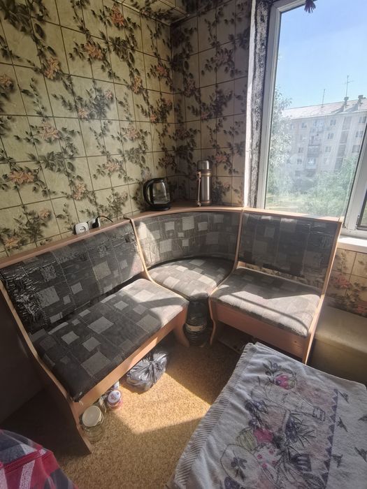 Продам уголок мягкий кухонный