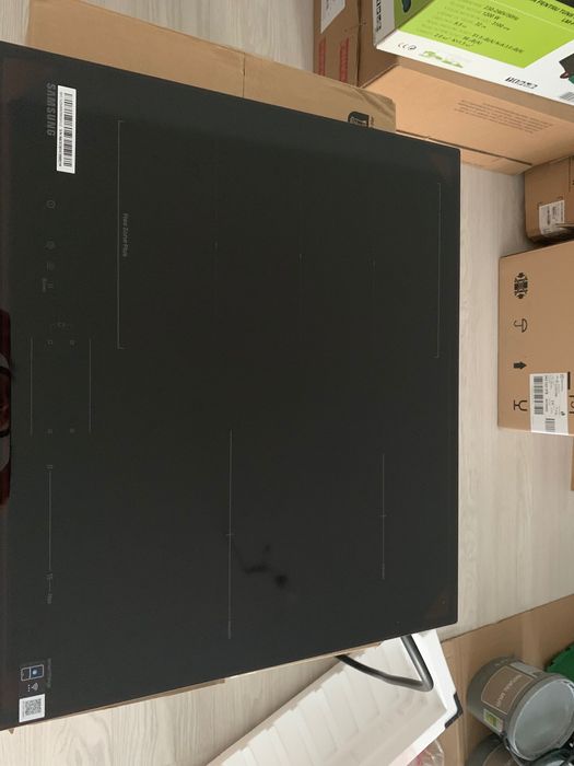 Vând plită inducție Samsung nz64b6056gk/u2