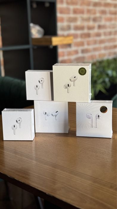 AirPods 4 AirPods pro