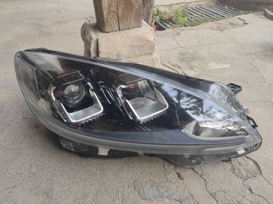 Фар Ford Kuga H7 десен / Фар Форд Куга Оригинален