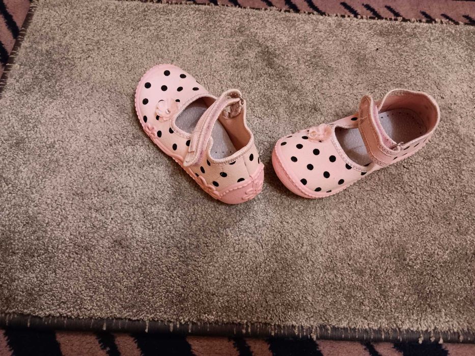 Детски маратонки и обувки за момиче  26 и 27 номер