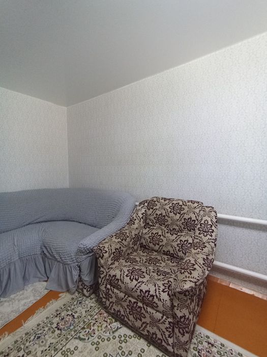 Диван с креслом оба с чехлом