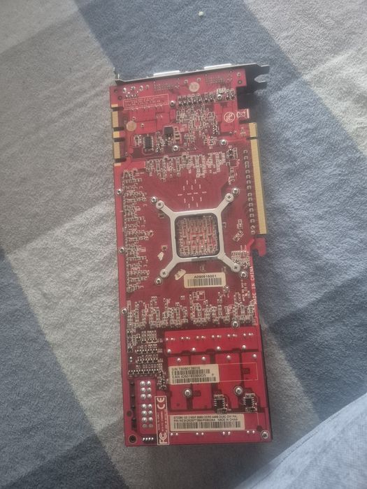 Vând placa video Gainward