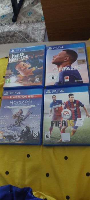 Vand ps4 + 2 manete originale + 4 jocuri