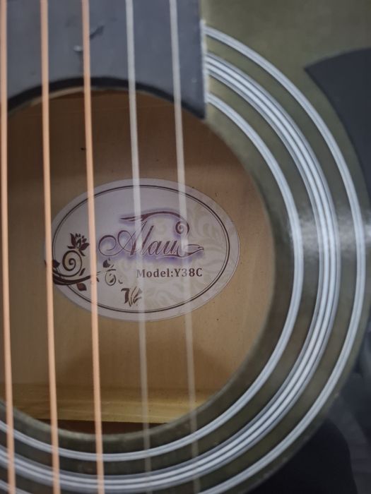 Гитара размері 38