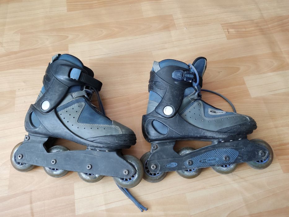 Роликовые коньки