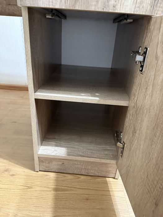 Продаются два стола