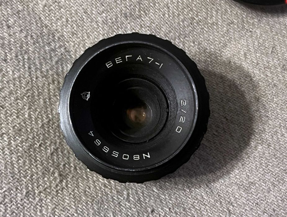 Obiectiv Vega 7-1 20mm f2 cine sovietic cu adaptor MFT