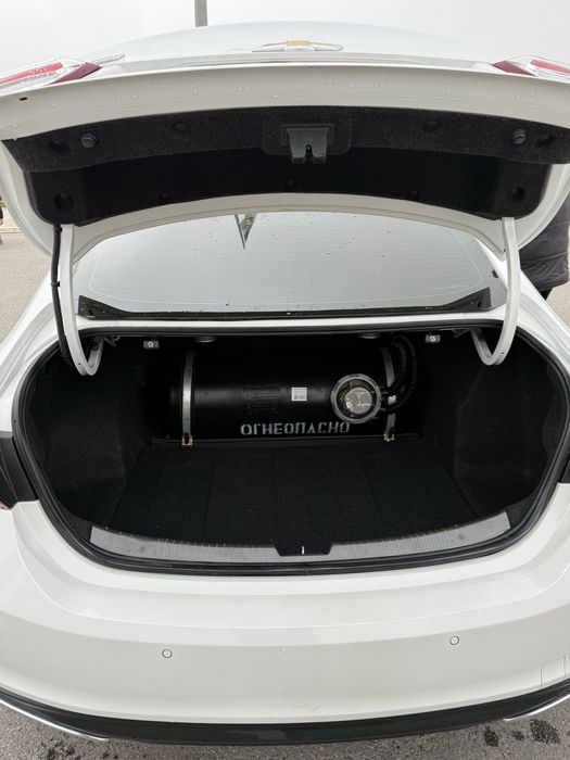 Malibu 2 2.4 atmosferni. Polni Premier qilingan.