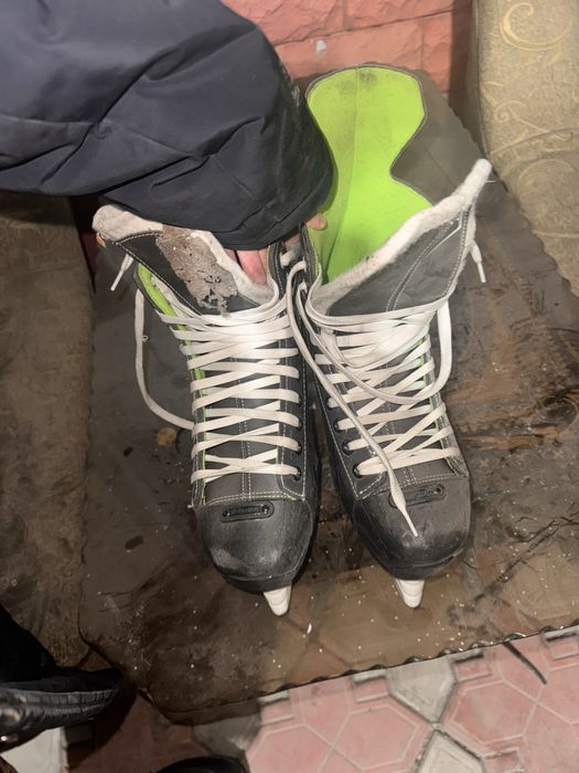 Хоккейные коньки bauer
