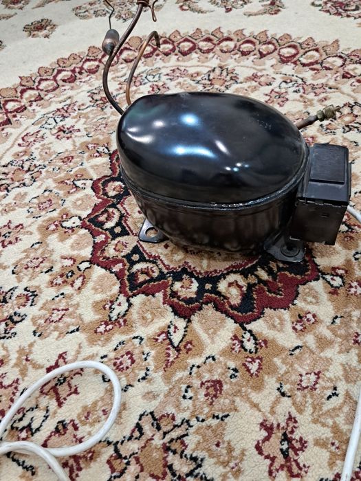 Продам мотор холодильника