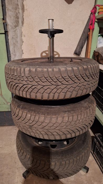 Стоманени джанти-15 цола със зимни гуми 15  Continental + болтове .80