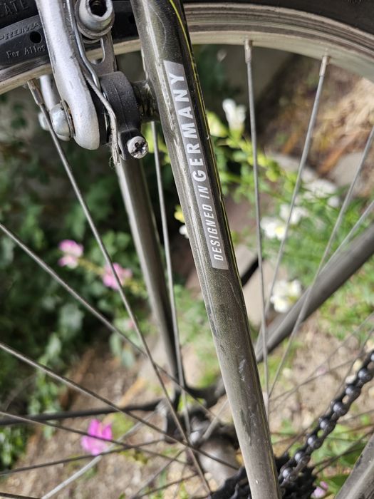 De vânzare bicicleta cu cos in spate