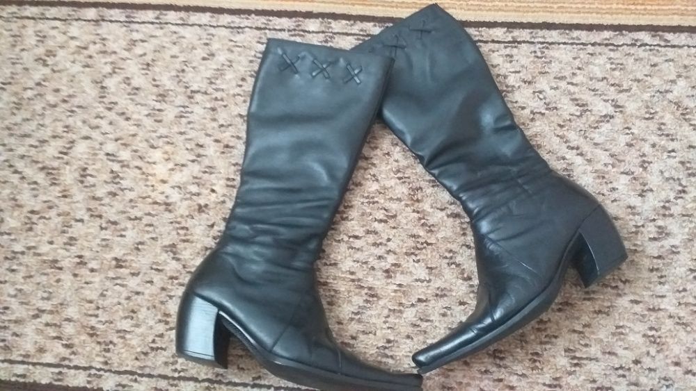 Дамски нови модерни ниски обувки 40 номер-25лв  и други модели