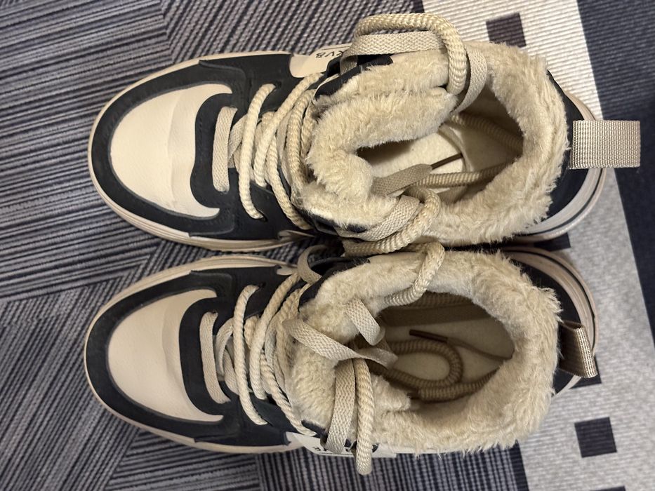 Продам зимнюю обувь ( ботинки)