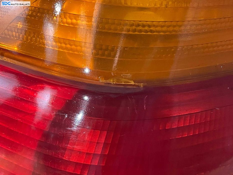 Stop Lampa Tripla Stanga BMW Seria 3 E46 Berlina Sedan Limuzina 1998 - 2005 (Fisura Fina Mijloc Stanga) [LR0194]