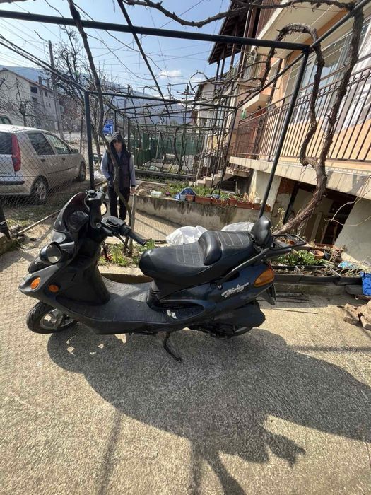 Скутер kymco 150 dink
