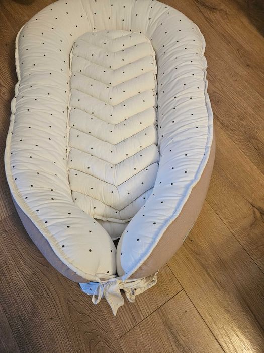 Baby nest bebeluși