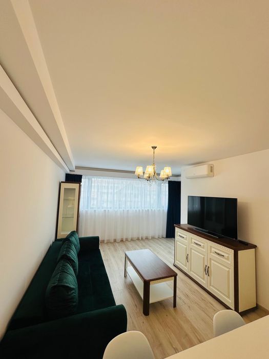 Inchiriez apartament ultracentral 2 camere