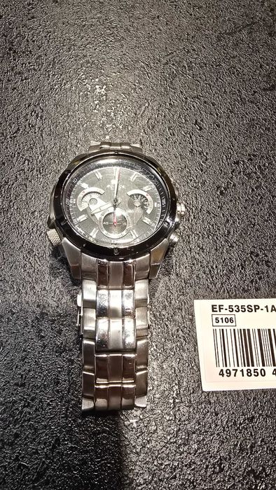 Продавам часовник Casio Edifice EF-535SP-1AVDF