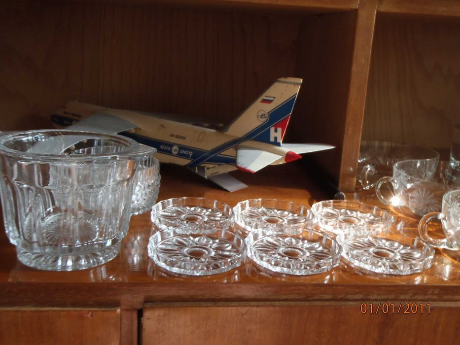 Ретро: кристални сервизи – чаши, чинии - неизползвани