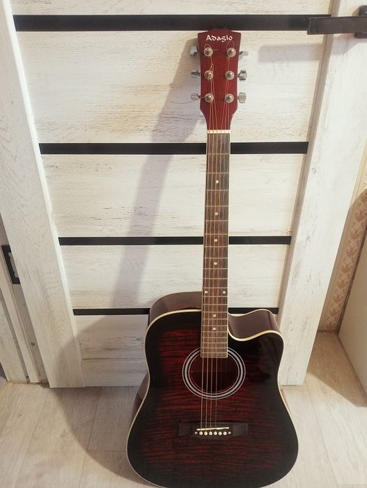 Гитара акустическая