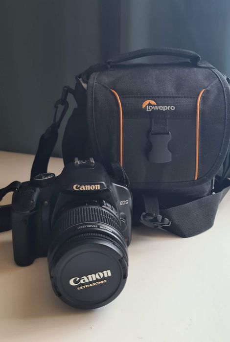 Aparat foto Canon EOS 450D + Obiectiv Canon EF-S 18–55mm IS – Stare im