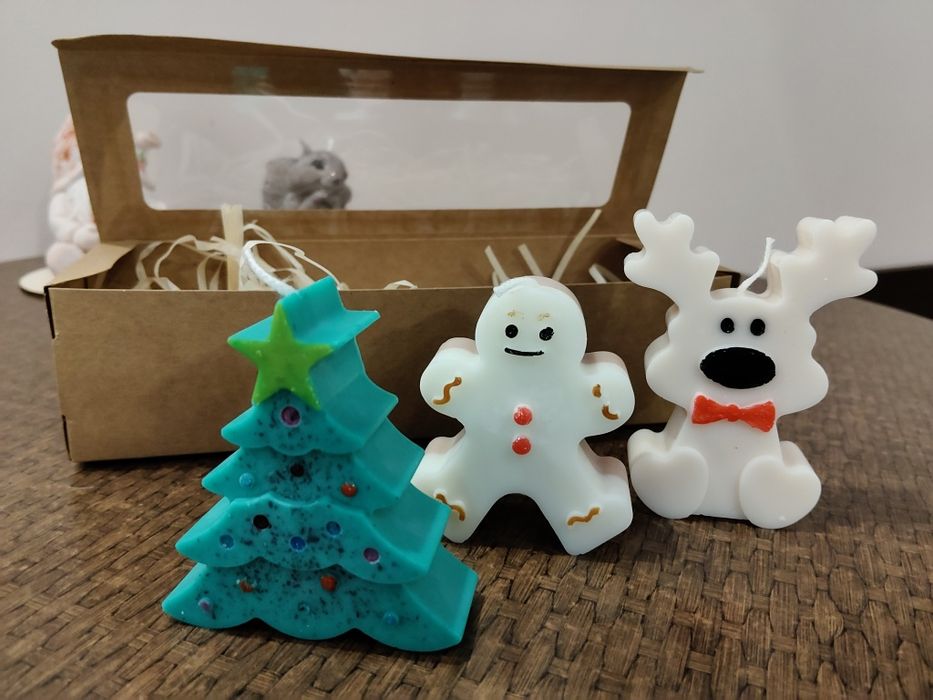 Фигурки от соев восък