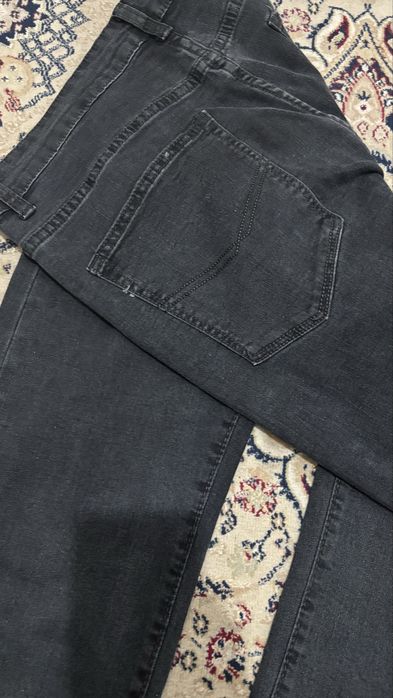 Серые слим фит джинсы