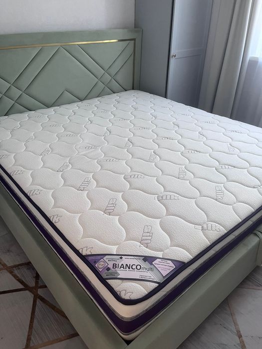 Продам кровать с матрасом