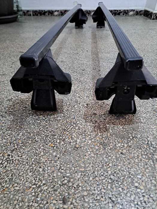 Set bare transversale Thule Evo Clamp + prindere compatibila Ford Focus (2011-2018) - kit complet