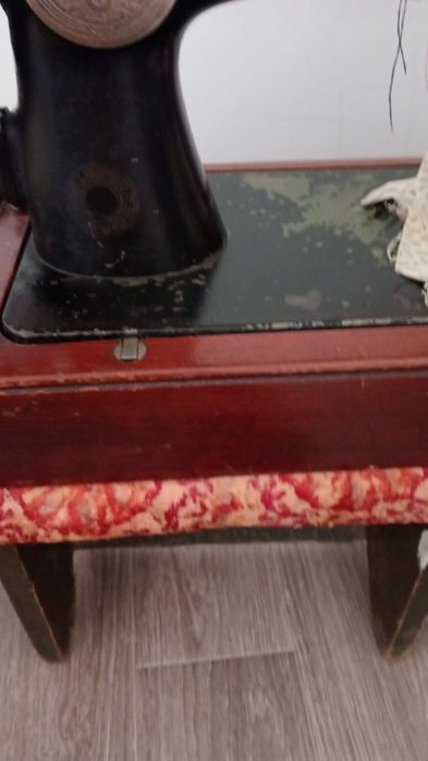 Продается швейная машинка