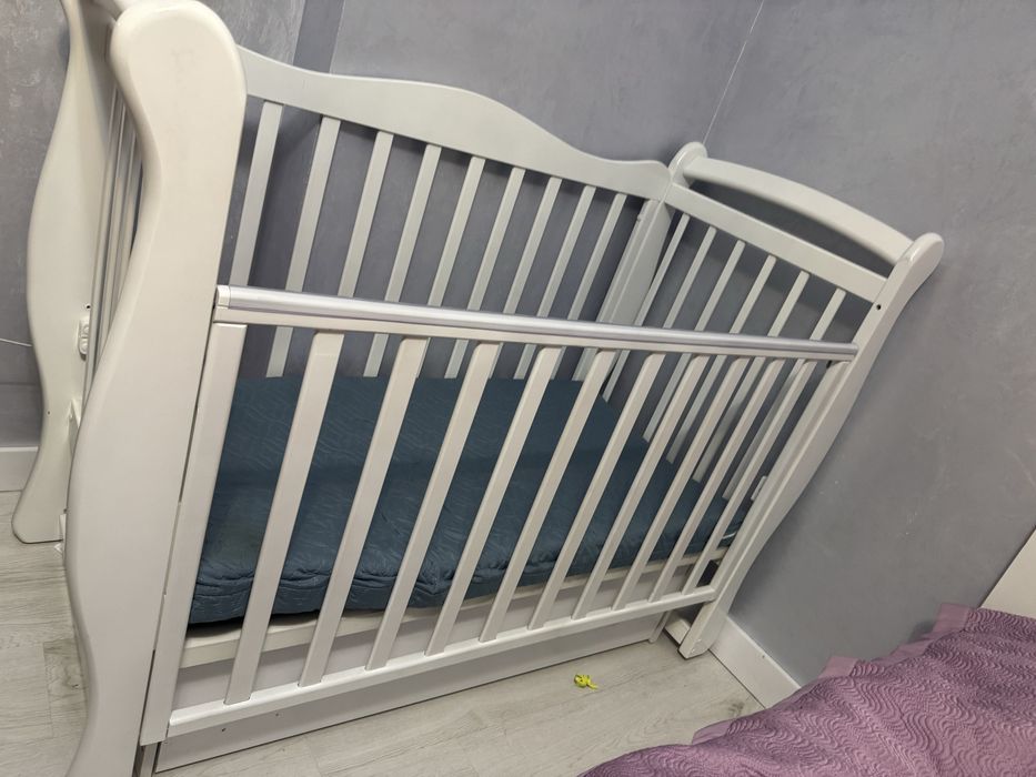 Продам хорошии манеж