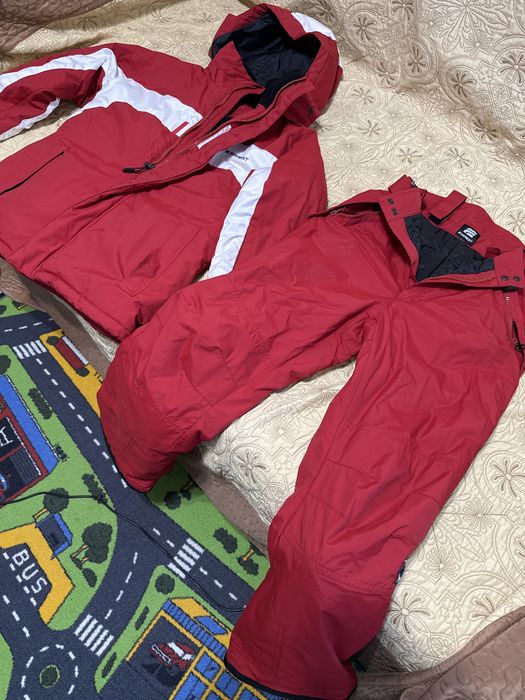 Costum ski Everest marimea 152 cm rosu cu alb