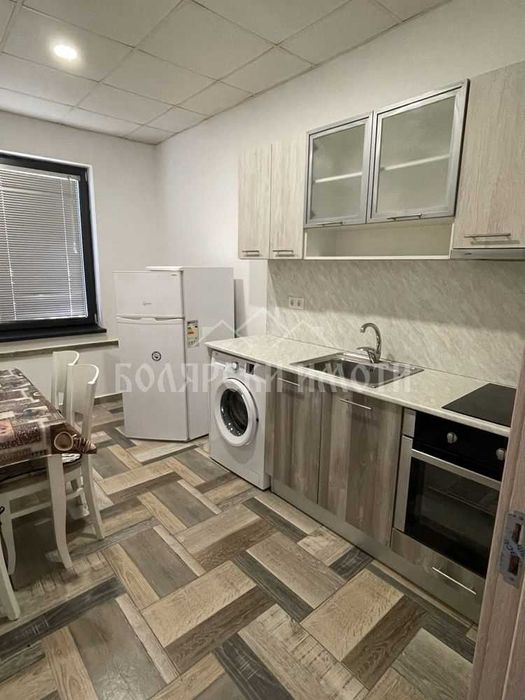 Дава се под наем Етаж от къща в Велико Търново, Акация - 75 кв.м за 459 € - Снимка #2